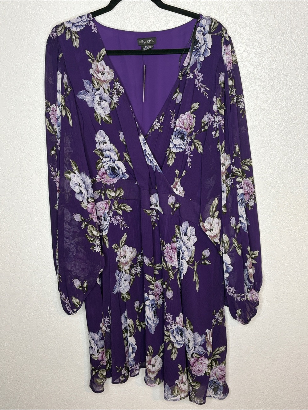 City Chic Dark Purple Dark Floral Flowy Mini Romantic Dress Size 22 NWT
